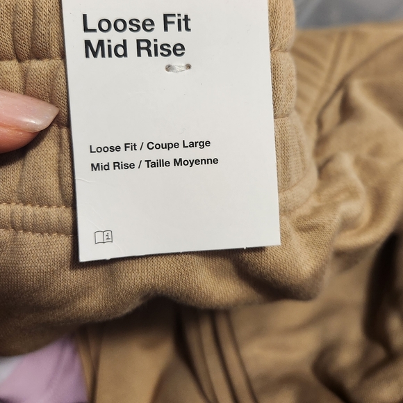 Nike loose Fit Mid Rise Jogger - Picture 3 of 4